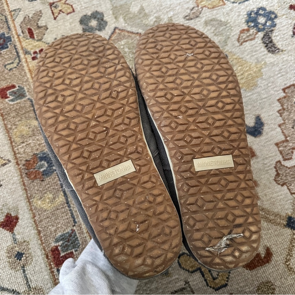 Mens Minnetonka Grey Slip On Loafers sz 12 - Picture 3 of 6